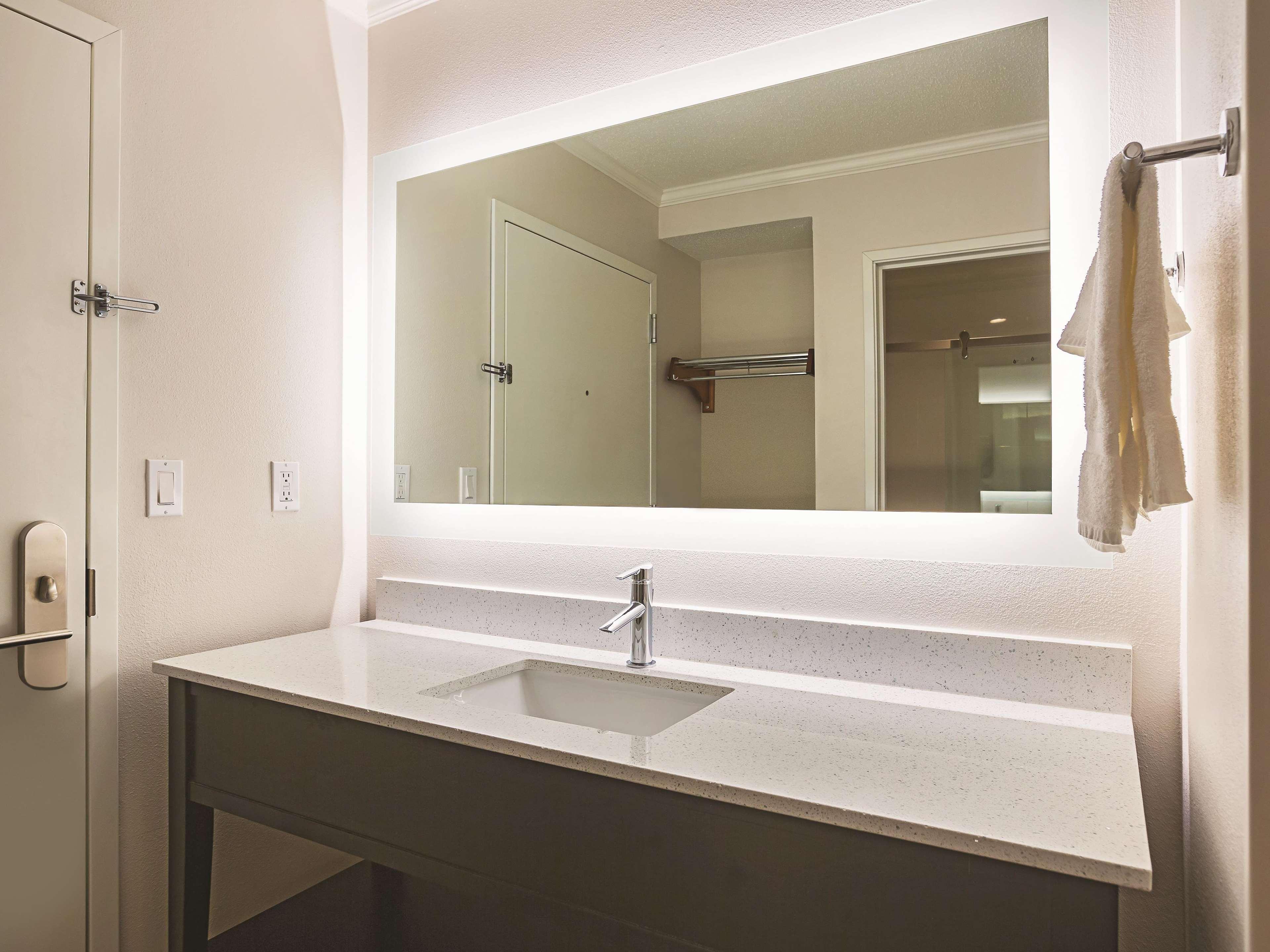 La Quinta By Wyndham Midtown - Buckhead Hotel
