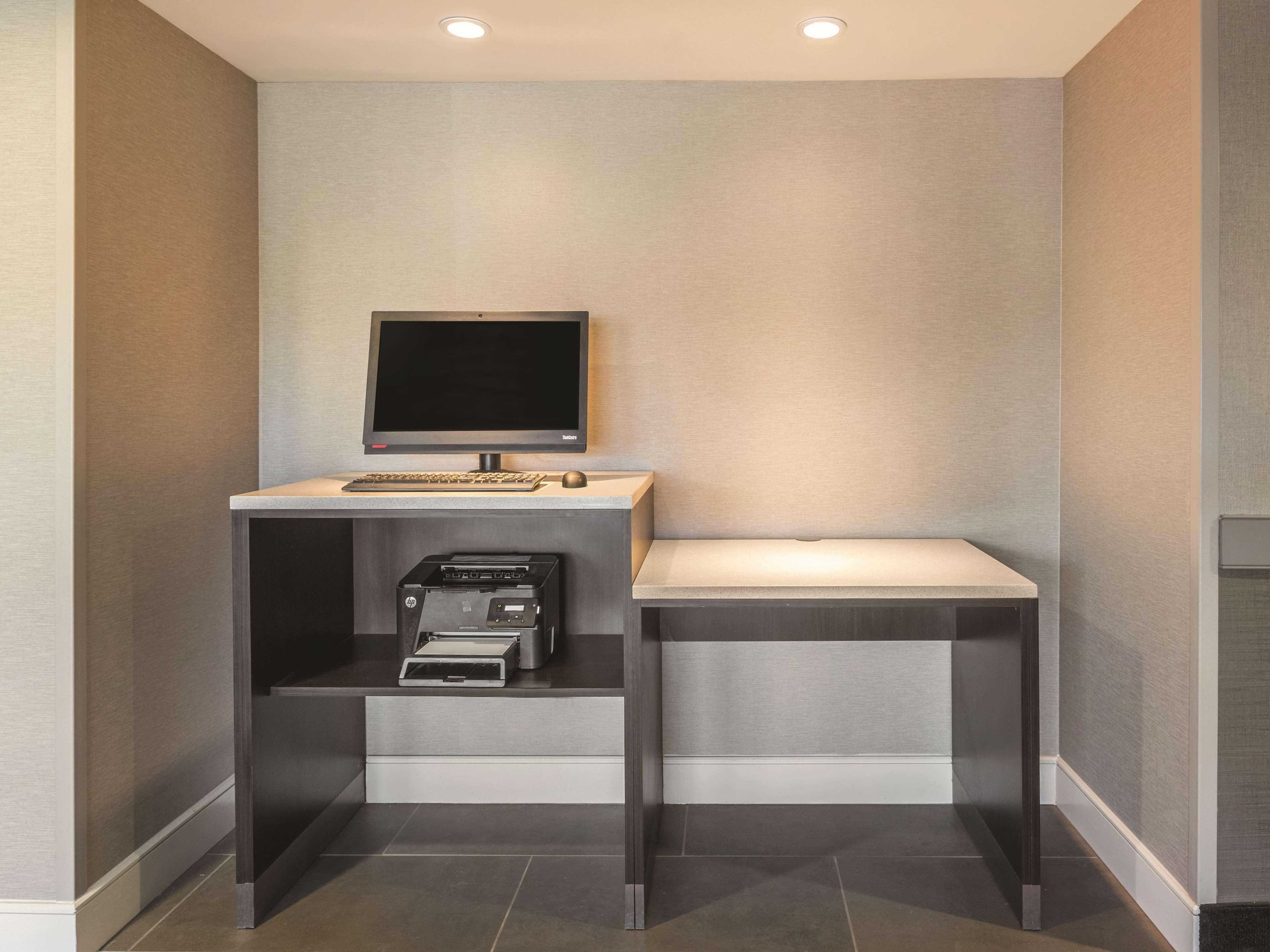 La Quinta By Wyndham Midtown - Buckhead Hotel